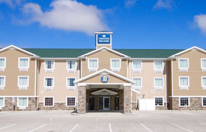 Cobblestone Hotel & Suites - Devils Lake