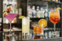 Oakhurst Inn at the University - bar