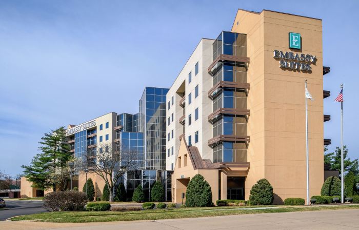 Embassy Suites by Hilton St. Louis Airport
