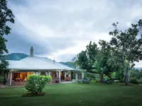 Twin Thorns Guesthouse Hoteles en Emakhazeni Local Municipality