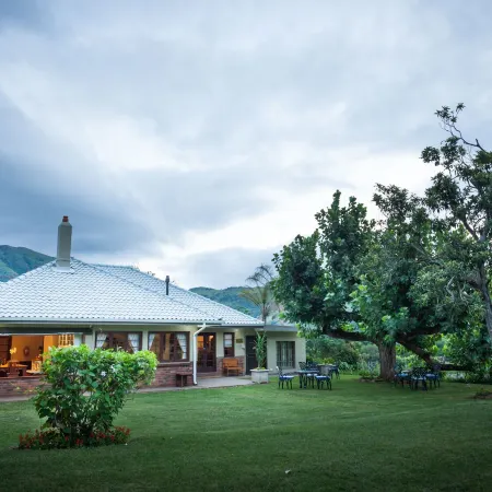 Twin Thorns Guesthouse Отели в г. Белфаст