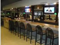Trade Winds Central Inn - Quầy Bar