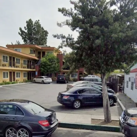 Travelodge by Wyndham Burbank-Glendale