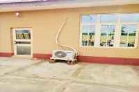 莫馬克 4 號套房酒店 - 2星級