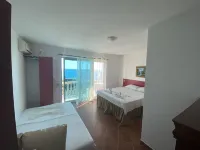 Apartments & Rooms Rozana