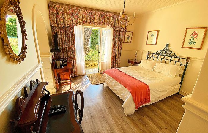 Sherwood's Country House