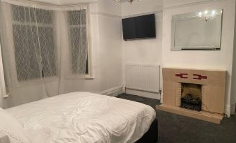 Charming 2-Bed Apartment in Brentwood Free Parking