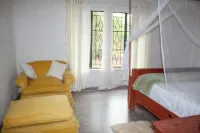 Holistic Hive Retreat House - Luxury on the Farm Hoteles cerca de Livingstone Island