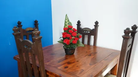 59B Comfortable 3 Bedroom House by Easy 2 Manage Отели рядом со станцией Станция Хитроу-Терминал 5