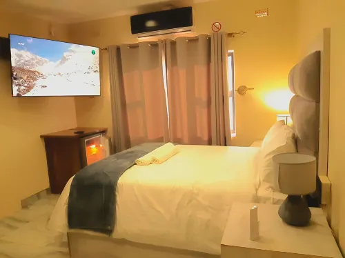 Casa Favorita Hotels in Helensvale