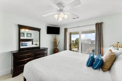 Pet Friendly Beach House - One Palm by Panhandle Getaways Hotel di Port St. Joe