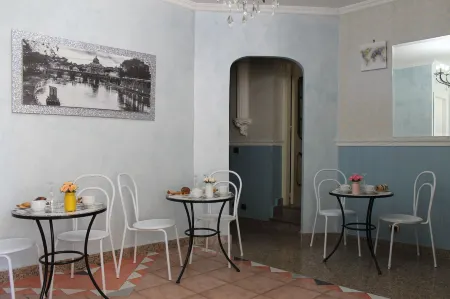 San Peter's Golden Rooms