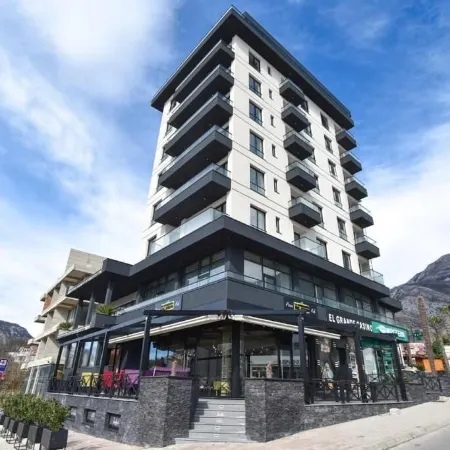 Hotel Del Medio