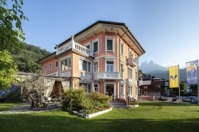 Hotel Luis di Tavernaro Mario & C Sas Hotel in zona Chiesa della Madonna dell'Aiuto