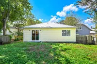 Just North of Downtown Fenced Yard BBQ Patio Các khách sạn gần First Coast Technical Institute