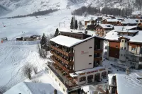 Hotel Bristol فنادق في Saas-Almagell