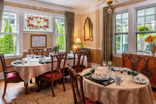 Abbington Green Bed & Breakfast Inn