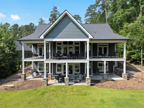 Lake Keowee Luxury. Quiet Cove. Putting Green. Near Clemson. Sleeps 18