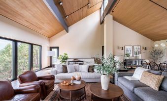 Big Sky by AvantStay Beautiful Mountain Home w Great Views