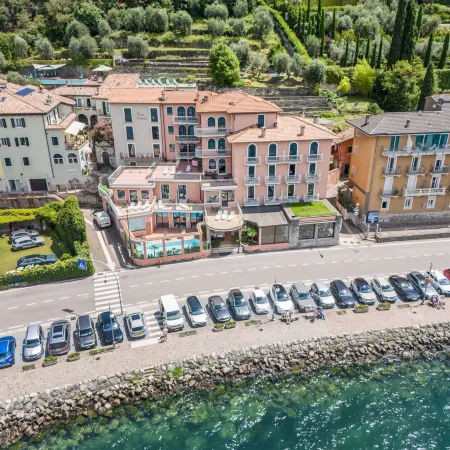 Lake Hotel Ifigenia