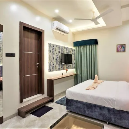 Hotel Rose Gold