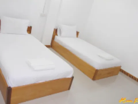 Hom Pho Gusethouse Hotels in Houeisay