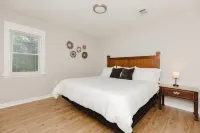 Home away from Home: Charming 3-bedroom house in delightful Bonaire with AC WiFi