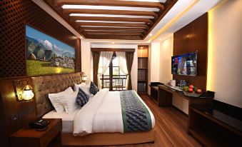 Everest Boutique Hotel