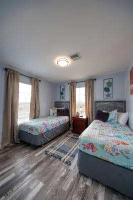 🧜🏼‍♀️Mermaid Kisses-St Andrews Charmer!! Sleeps 8 and 10 minutes to the 🏝️ Hotels near The Zen Center