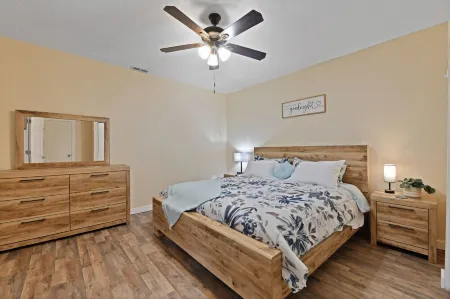 Roomy Ranch in Hocking Hills Country Setting