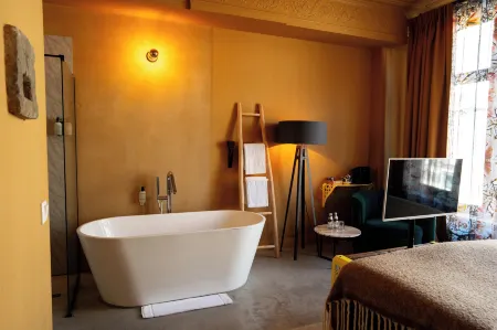 Boutiquehotel the Church Отели в г. Rheden