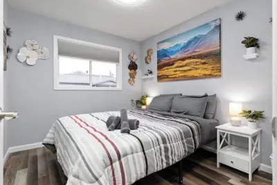 Cute and cozy updated apartment in Midtown [4] Hotel in zona Captain Cook Monument