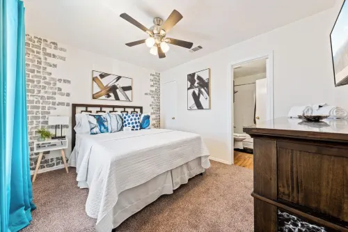 Cozy 2-bedroom apartment in charming Killeen with WiFi, AC