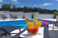 Holiday Home Gabi - piscina