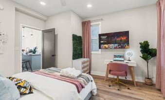 Passyunk Square Spacious 1 Br Oasis- Huge Deck