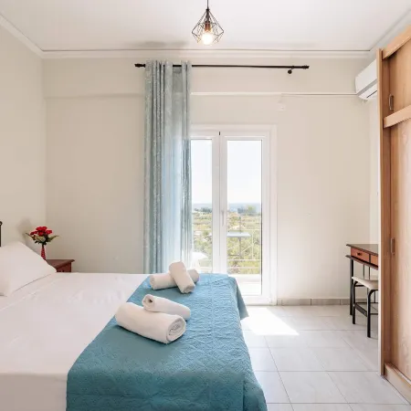 Serenity and Views - Beachside Escape