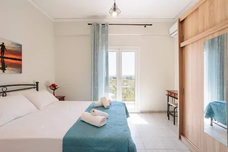 Serenity and Views - Beachside Escape Отели в г. Трифилија