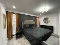 Modern Spacious 4-bedroom house in charming Kenner with WiFi and AC 케너 호텔