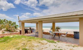 Sunny Gulf Coast Villa Direct Beach and Pool Access