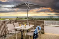 Logis Hôtellerie les Brisants , Restaurant J M Perochon Hotels in Saint-Gilles-Croix-de-Vie