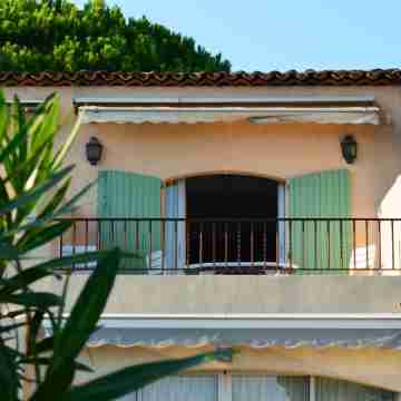 Apartment with pool, 300m beaches Tahiti, Moorea, Ramatuelle, St-Tropez. Hotel Exterior