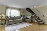 Tasteful loft, work-friendly