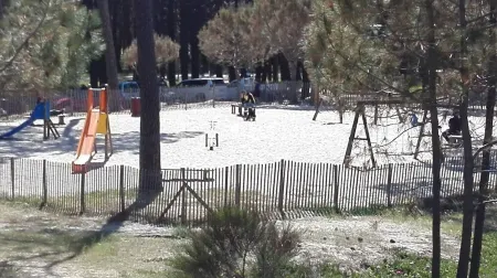 A 150 m de la Plage, Dans la Pinède, Charmant Appartement, Idéal Pour 4 Pers Отели в г. Кальви