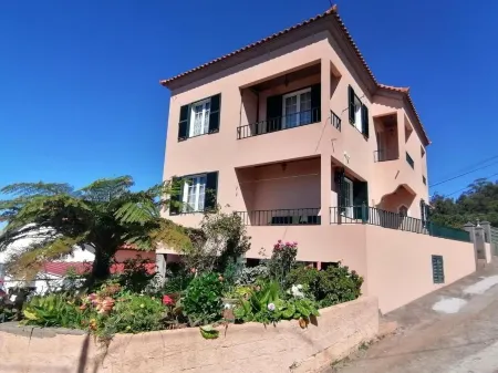 Shelter on the Hill. Отели рядом с достопримечательностью «Igreja de Sao Bento»