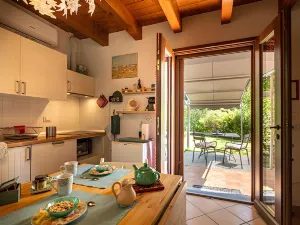 Il Laghello Wood House