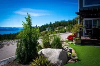 The Point, Breathtaking Lake Views, Luxurious Resort Cottage, La Casa, Kelowna