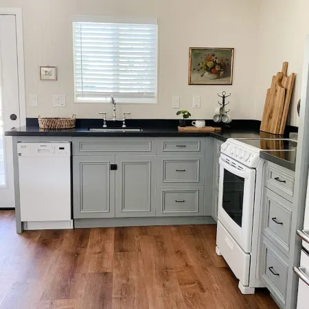 Near Downtown, Convenient to Restaurants, 2 Cruiser Bikes To Explore With!