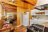 Moose's Cabin near Big Bear Village and Slopes!