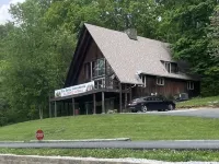 Cozy Cottage at Oak Creek Campground (pool, pet friendly, dog park, near Ark) Hotels in Walton