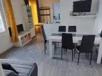 Newly renovated apartment in manor house, very close to town center